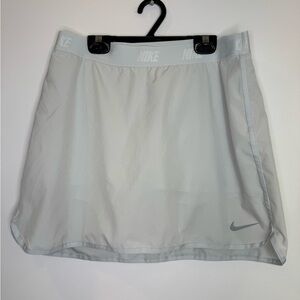 Nike Light Gray Athletic Skort size small